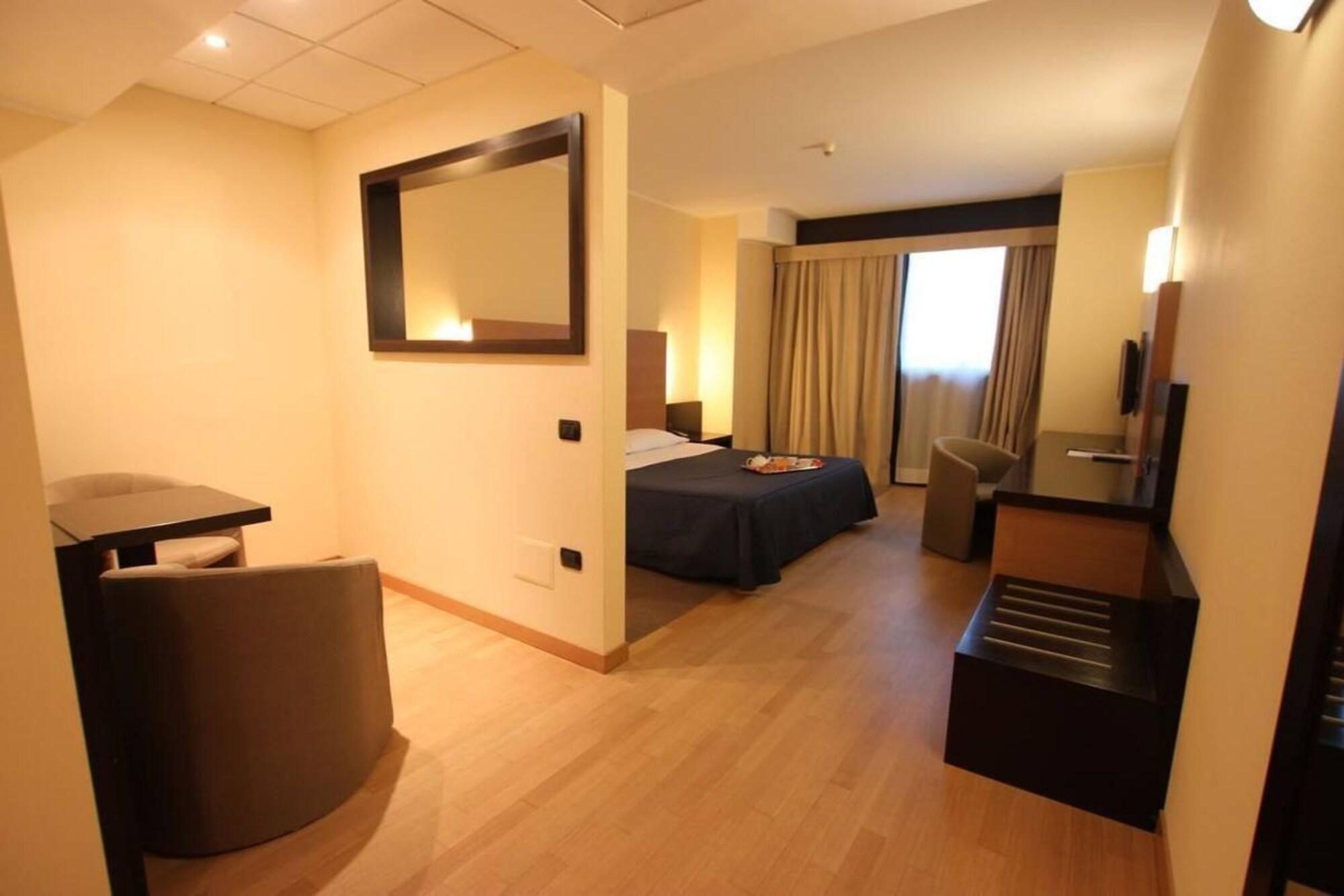 Golf Hotel Lainate Ngoại thất bức ảnh